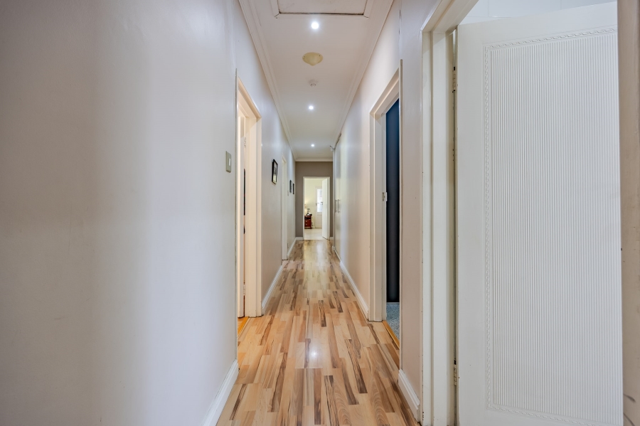 5 Bedroom Property for Sale in Kenilworth Upper Western Cape